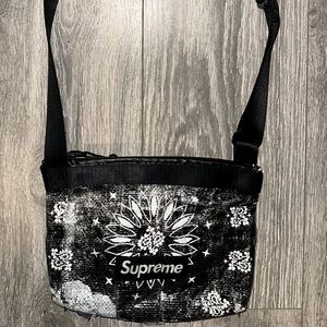 Supreme Bandana Tarp Side Bag 'Black' SS 21